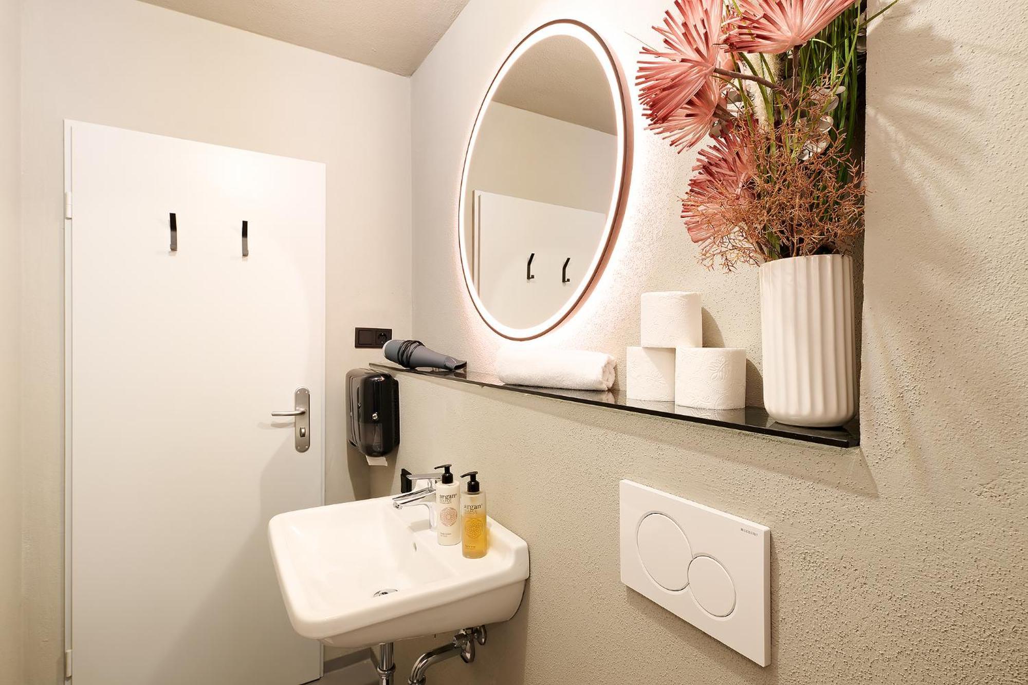 Xzllenz Kueche Bad S-Bahn Parken Smart-Tv Wellbeing Apartment Neunkirchen am Sand Стая снимка